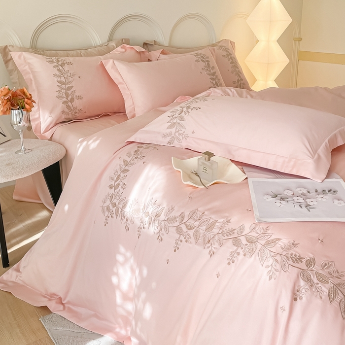 91家纺网 家纺一手货源 找家纺 欧乐蒂 2025新款秘密花园-新疆长绒棉刺绣四件套-终版 秘密花园-温馨粉