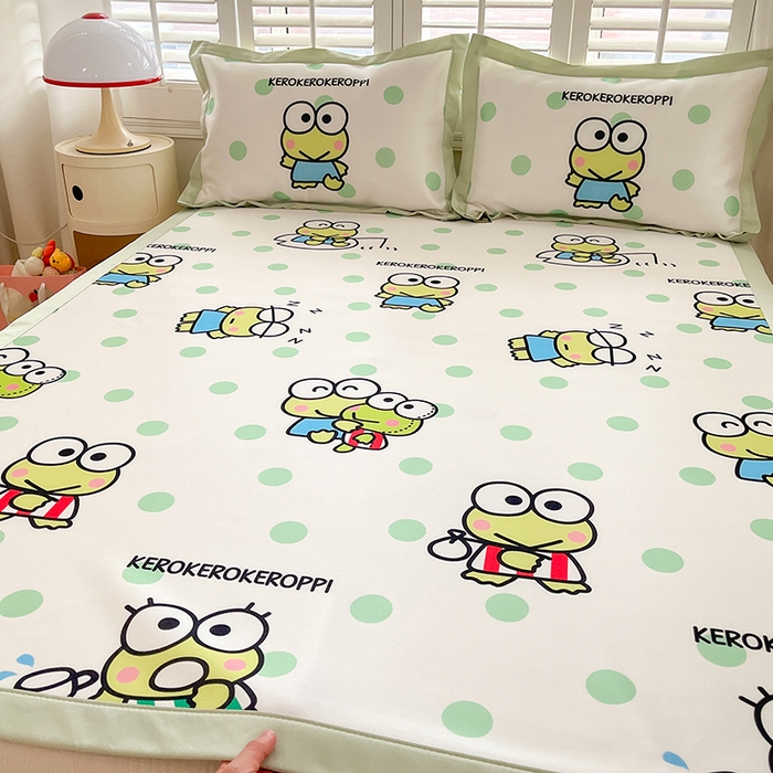 91家纺网 家纺一手货源 找家纺 金爱家 2024新款A类三丽鸥授权数码印花中分子1200D凉感冰丝宽边凉感软席 冰丝席-夏日大眼蛙