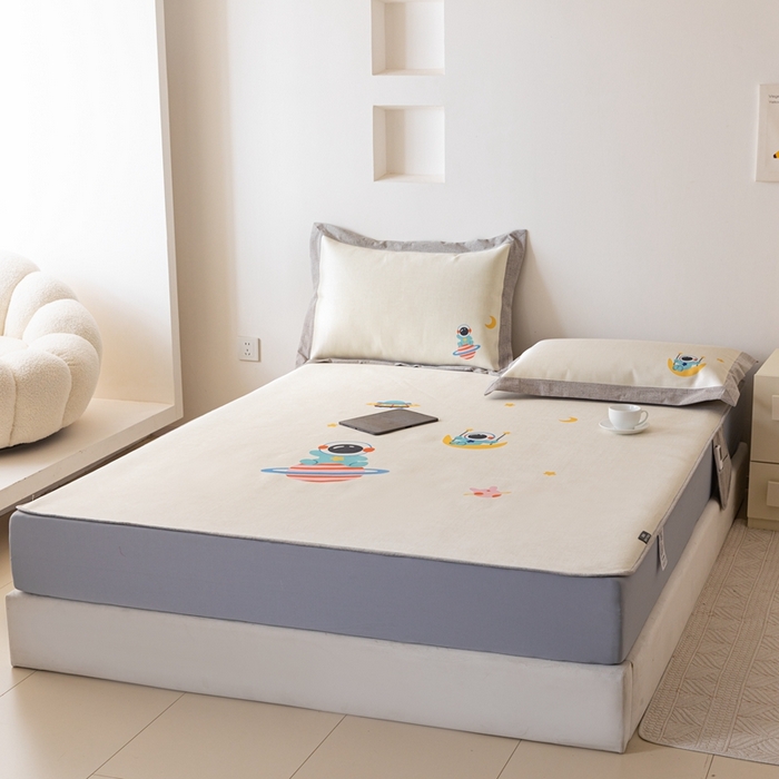 91家纺网 家纺一手货源 找家纺 本希家居 2024新款花漾清新系列高端可水洗冰丝席 自由宇航员床笠