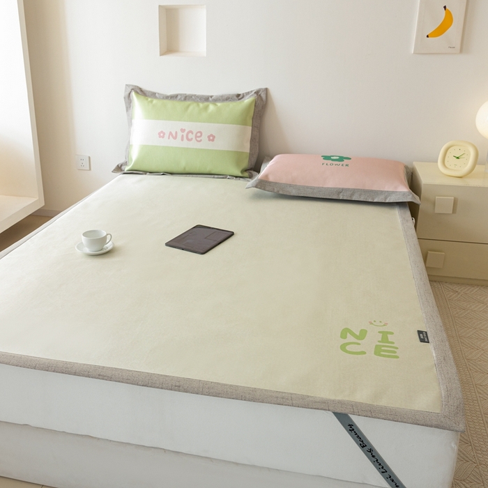 91家纺网 家纺一手货源 找家纺 本希家居 2024新款花漾清新系列高端可水洗冰丝席 小快乐平席