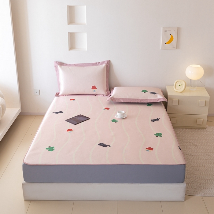 91家纺网 家纺一手货源 找家纺 本希家居 2024新款花漾清新系列高端可水洗冰丝席 游戏小猫咪床笠