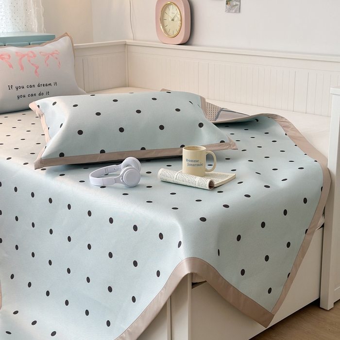 91家纺网 家纺一手货源 找家纺 （总）昔可家纺 2024新款高端数码印花养生冰藤席波点大版枕套系列