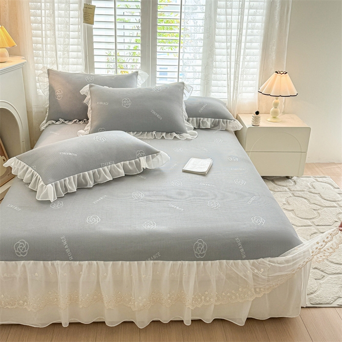 91家纺网 家纺一手货源 找家纺 启程家纺 2024新款A类凉豆豆床裙款凉席三件套 山茶花-灰