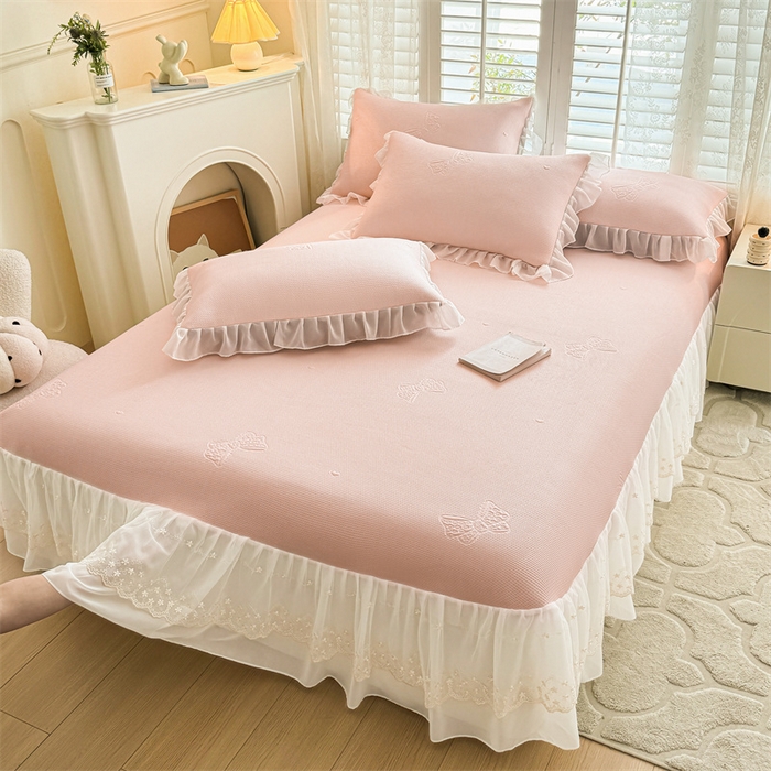 91家纺网 家纺一手货源 找家纺 启程家纺 2024新款A类凉豆豆床裙款凉席三件套 蝴蝶结-粉