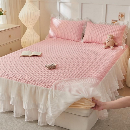 91家纺网 家纺一手货源 找家纺 恋尚 2025新款床笠式床裙乳胶夏被三四件套-人鱼公主 人鱼公主 樱花粉