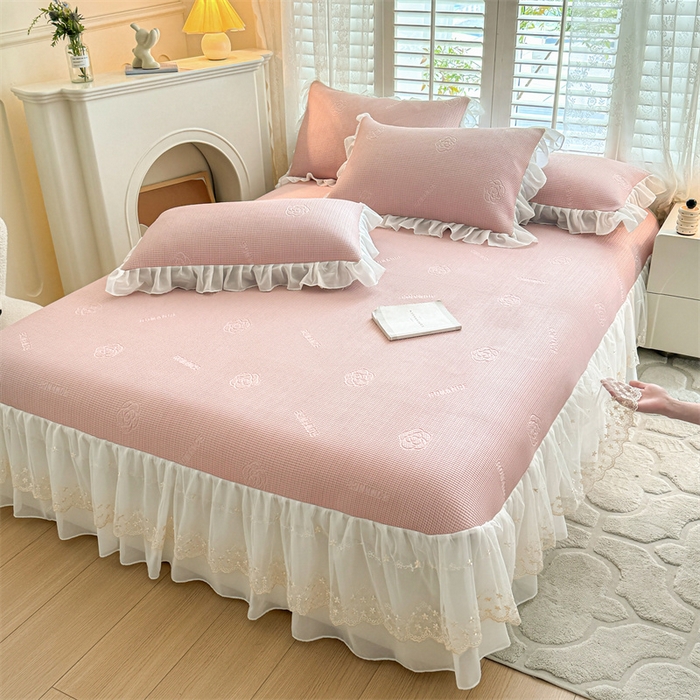 91家纺网 家纺一手货源 找家纺 启程家纺 2024新款A类凉豆豆床裙款凉席三件套 山茶花-粉