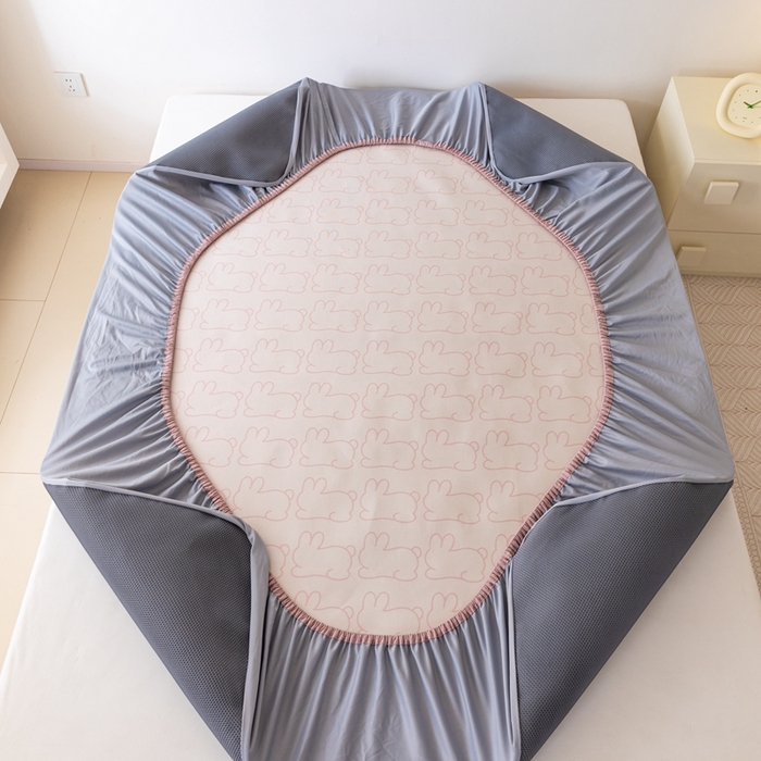 91家纺网 家纺一手货源 找家纺 本希家居 2024新款花漾清新系列高端可水洗冰丝席 小小兔床笠