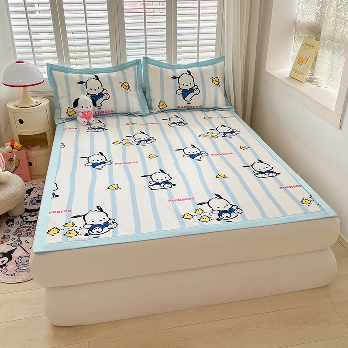 91家纺网 家纺一手货源 找家纺 金爱家 2024新款A类三丽鸥授权数码印花中分子1200D凉感冰丝宽边凉感软席 冰丝席-开心帕恰狗