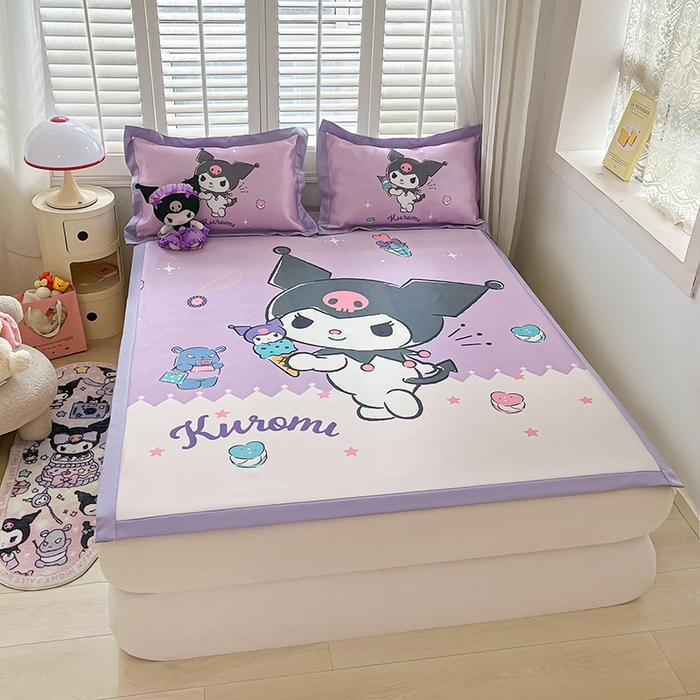 91家纺网 家纺一手货源 找家纺 金爱家 2024新款A类三丽鸥授权数码印花中分子1200D凉感冰丝宽边凉感软席 冰丝席-冰淇淋库洛米