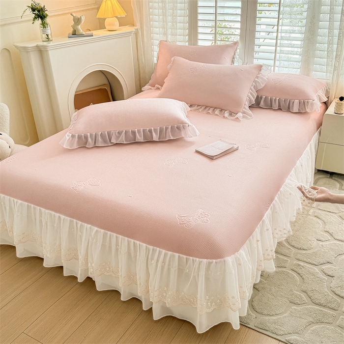 91家纺网 家纺一手货源 找家纺 启程家纺 2024新款A类凉豆豆床裙款凉席三件套 蝴蝶结-粉