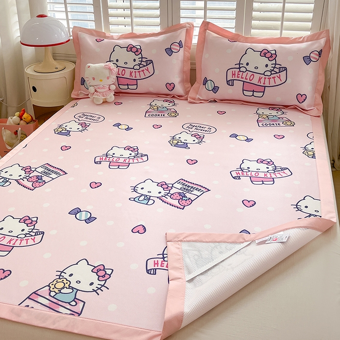 91家纺网 家纺一手货源 找家纺 金爱家 2024新款A类三丽鸥授权数码印花中分子1200D凉感冰丝宽边凉感软席 冰丝席-糖果爱心kitty