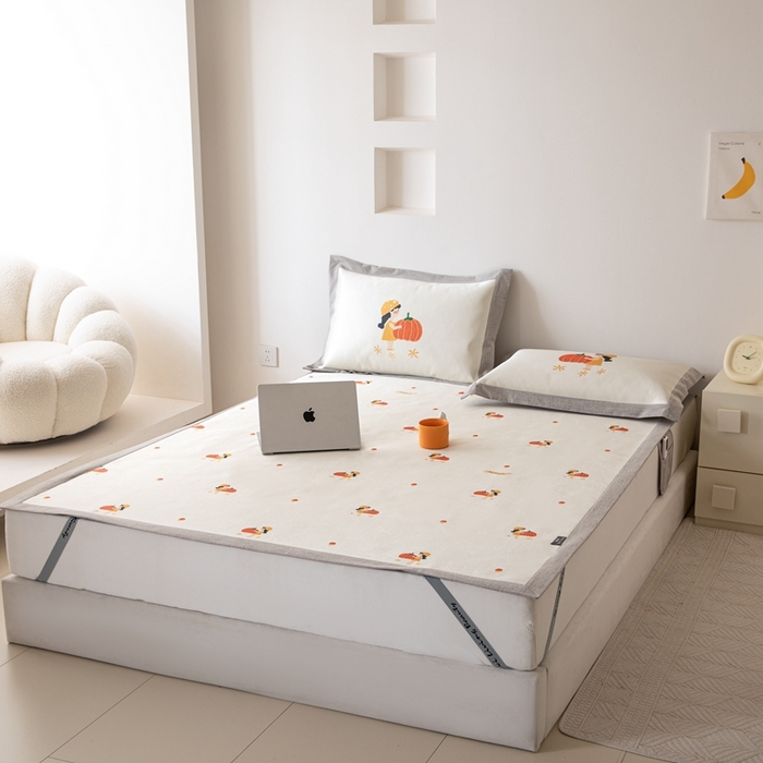 91家纺网 家纺一手货源 找家纺 本希家居 2024新款花漾清新系列高端可水洗冰丝席 小南瓜平席