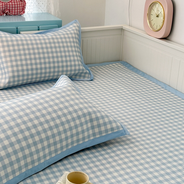 91家纺网 家纺一手货源 找家纺 昔可家纺 2024新款高端数码印花养生冰藤席--简约系列 蓝格子