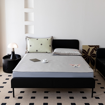 91家纺网 家纺一手货源 找家纺 本希家居 2024新款简约轻奢系列高端可水洗冰丝席 修狗床笠