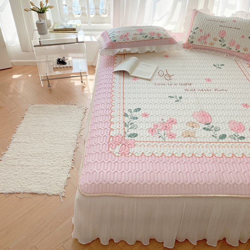 91家纺网 家纺一手货源 找家纺 （总）慕澄家纺 2024新款大版印花床裙款乳胶凉席-凉席三件套