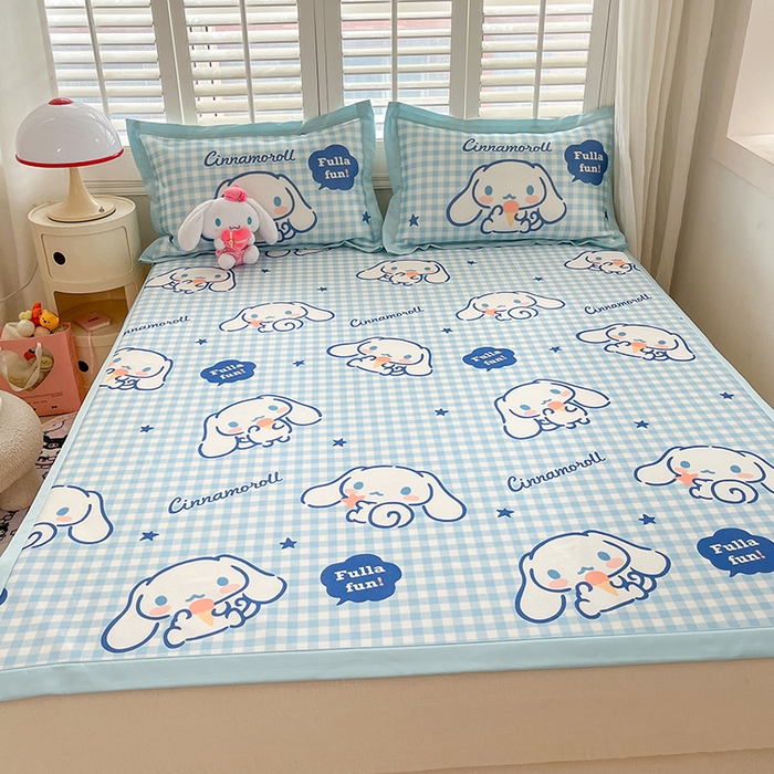 91家纺网 家纺一手货源 找家纺 金爱家 2024新款A类三丽鸥授权数码印花中分子1200D凉感冰丝宽边凉感软席 冰丝席-萌萌玉桂狗