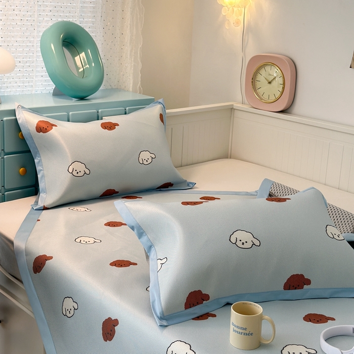 91家纺网 家纺一手货源 找家纺 昔可家纺 2024新款高端数码印花养生冰藤席--卡通系列 小棕狗狗