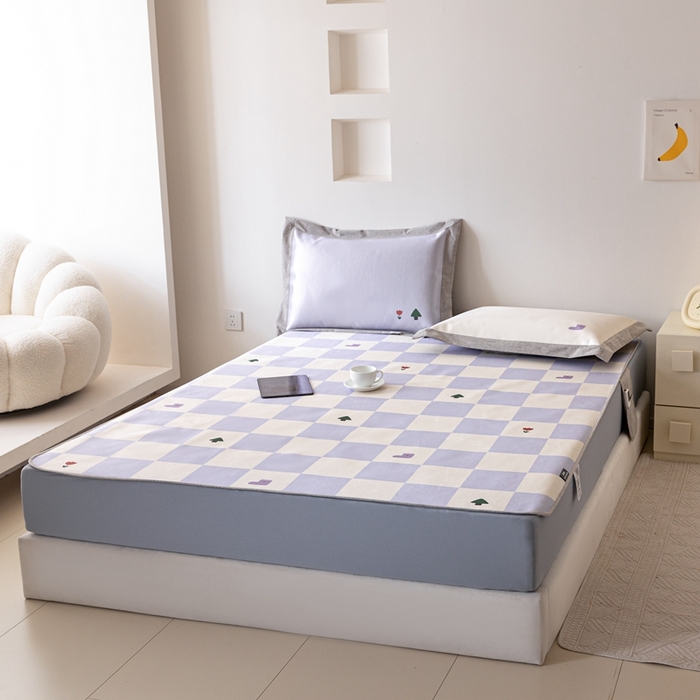 91家纺网 家纺一手货源 找家纺 本希家居 2024新款花漾清新系列高端可水洗冰丝席 紫白方格床笠