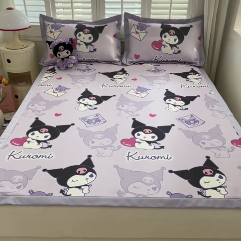 91家纺网 家纺一手货源 找家纺 金爱家 2024新款A类三丽鸥授权数码印花中分子1200D凉感冰丝宽边凉感软席 冰丝席-紫萌库洛米