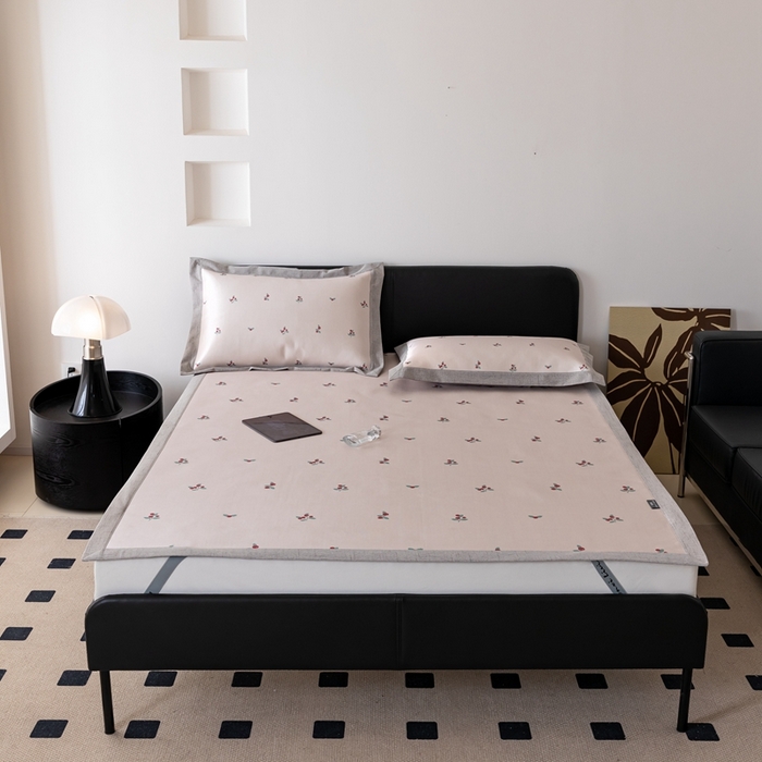 91家纺网 家纺一手货源 找家纺 本希家居 2024新款简约轻奢系列高端可水洗冰丝席 红樱桃平席