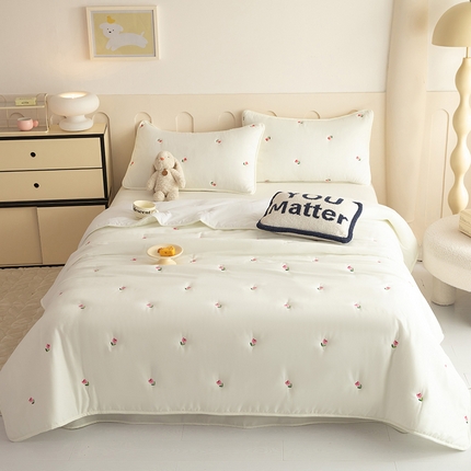 91家纺网 家纺一手货源 找家纺 （总）美达家纺 2025新品刺绣水洗棉夏被四件套