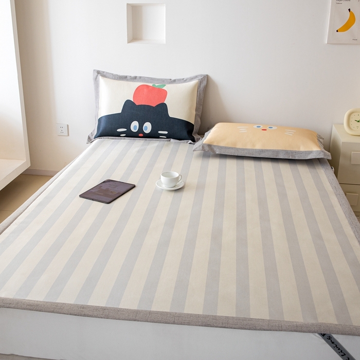 91家纺网 家纺一手货源 找家纺 本希家居 2024新款花漾清新系列高端可水洗冰丝席 苹果猫平席