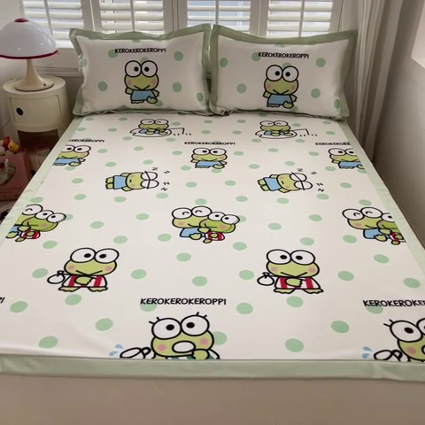 91家纺网 家纺一手货源 找家纺 金爱家 2024新款A类三丽鸥授权数码印花中分子1200D凉感冰丝宽边凉感软席 冰丝席-夏日大眼蛙