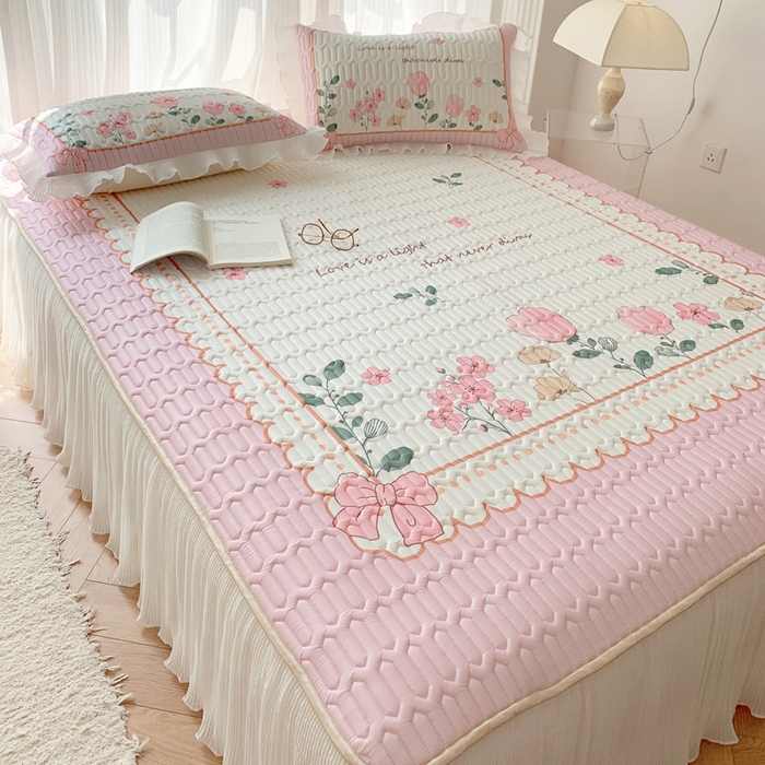 91家纺网 家纺一手货源 找家纺 慕澄家纺 2024新款大版印花床裙款乳胶凉席-凉席三件套 伊甸园