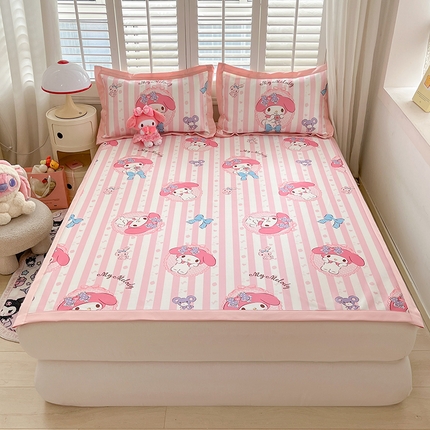 91家纺网 家纺一手货源 找家纺 桃子家居 2024新款A类三丽鸥授权数码印花中分子1200D凉感冰丝宽边凉感软席详情 冰丝席-甜甜粉条美乐蒂