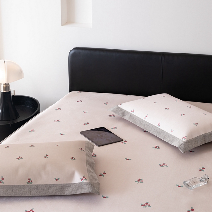 91家纺网 家纺一手货源 找家纺 本希家居 2024新款简约轻奢系列高端可水洗冰丝席 红樱桃床笠