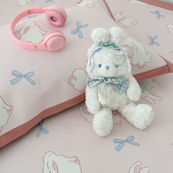 91家纺网 家纺一手货源 找家纺 昔可家纺 2024新款高端数码印花养生冰藤席--卡通系列 蝴蝶结小兔