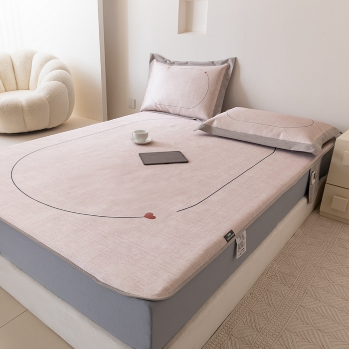 91家纺网 家纺一手货源 找家纺 本希家居 2024新款花漾清新系列高端可水洗冰丝席 心动床笠