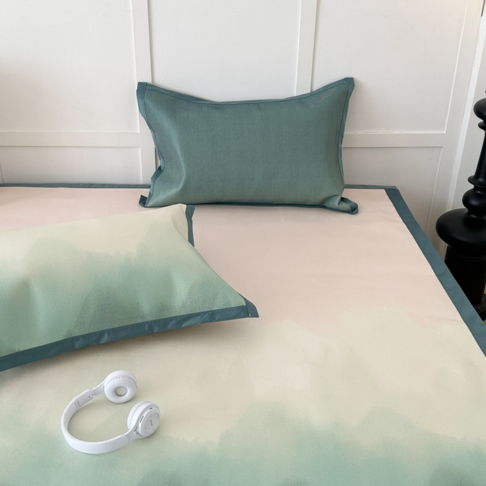 91家纺网 家纺一手货源 找家纺 昔可家纺 2024新款高端数码印花养生冰藤席--马卡龙系列 晕染绿