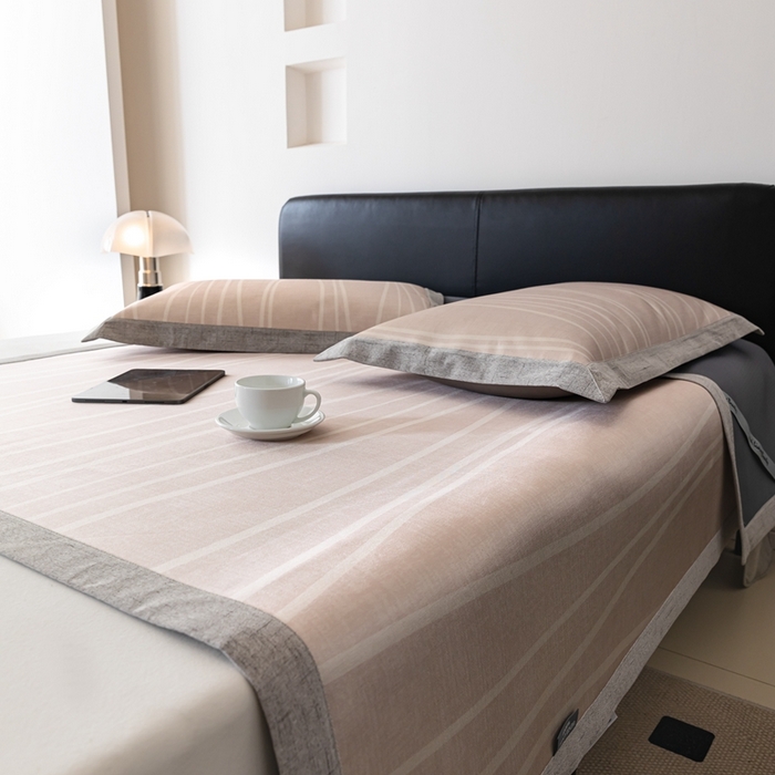 91家纺网 家纺一手货源 找家纺 本希家居 2024新款简约轻奢系列高端可水洗冰丝席 梵克平席