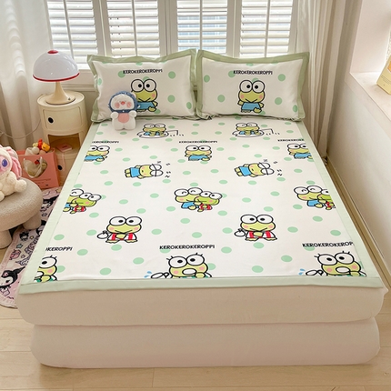 91家纺网 家纺一手货源 找家纺 桃子家居 2024新款A类三丽鸥授权数码印花中分子1200D凉感冰丝宽边凉感软席详情 冰丝席-夏日大眼蛙