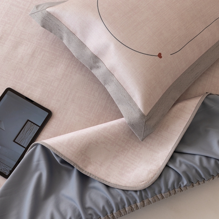 91家纺网 家纺一手货源 找家纺 本希家居 2024新款花漾清新系列高端可水洗冰丝席 心动床笠