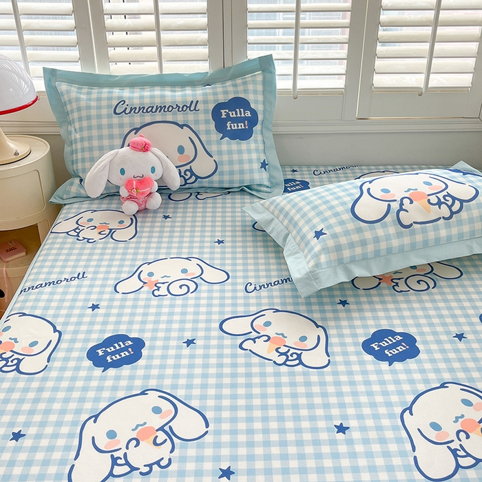 91家纺网 家纺一手货源 找家纺 桃子家居 2024新款A类三丽鸥授权数码印花中分子1200D凉感冰丝宽边凉感软席详情 冰丝席-萌萌玉桂狗