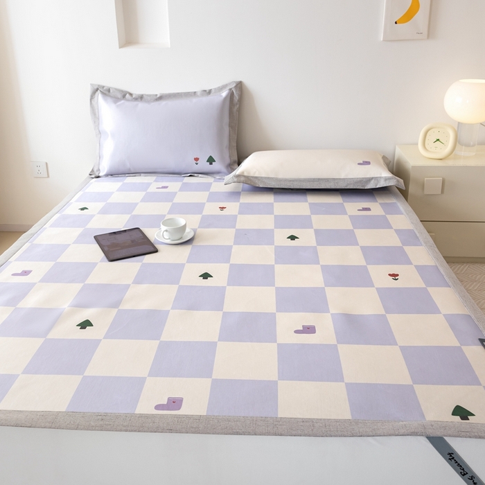 91家纺网 家纺一手货源 找家纺 本希家居 2024新款花漾清新系列高端可水洗冰丝席 紫白方格平席