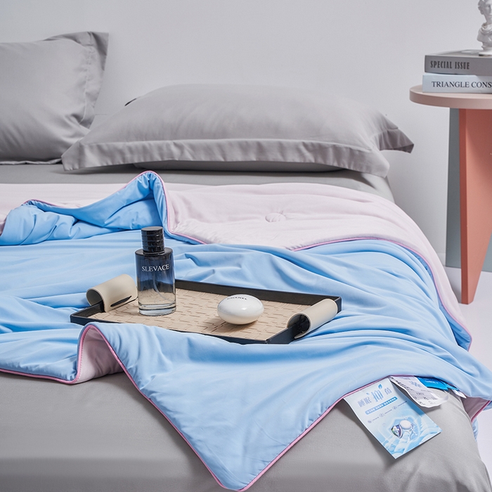 91家纺网 家纺一手货源 找家纺 梦可莱 2025新款抗菌防螨双拼锦氨凉感两用被 晴空蓝
