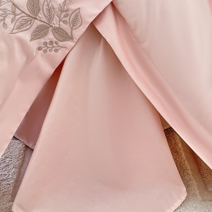 91家纺网 家纺一手货源 找家纺 欧乐蒂 2025新款秘密花园-新疆长绒棉刺绣四件套-终版 秘密花园-温馨粉