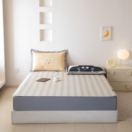 91家纺网 家纺一手货源 找家纺 本希家居 2024新款花漾清新系列高端可水洗冰丝席 苹果猫床笠