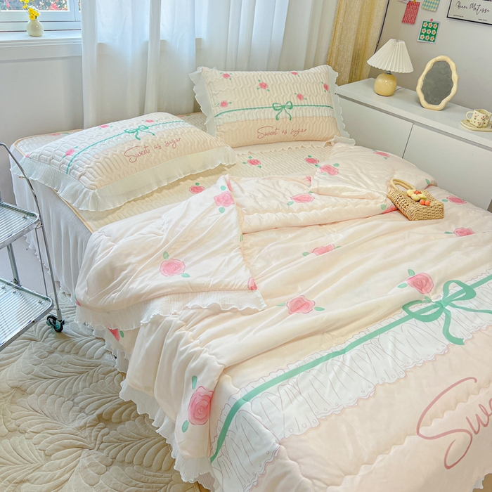 91家纺网 家纺一手货源 找家纺 慕澄家纺 2024新款大版印花乳胶凉席套件-夏被凉席四件套 少女心事
