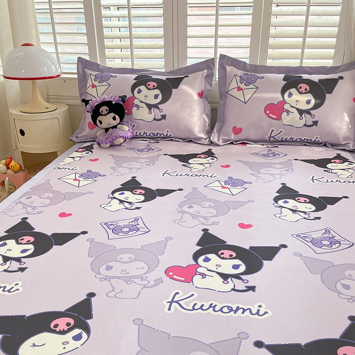 91家纺网 家纺一手货源 找家纺 金爱家 2024新款A类三丽鸥授权数码印花中分子1200D凉感冰丝宽边凉感软席 冰丝席-紫萌库洛米