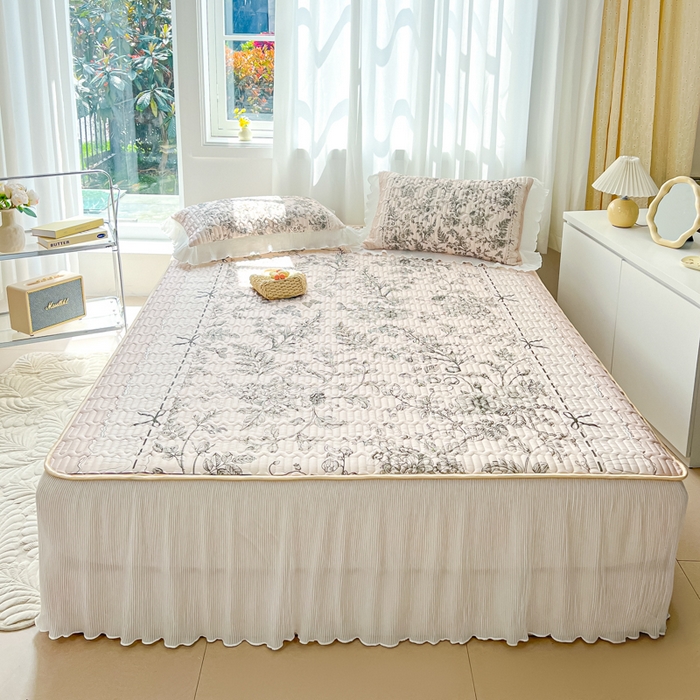 91家纺网 家纺一手货源 找家纺 慕澄家纺 2024新款大版印花床裙款乳胶凉席-凉席三件套 格蕾丝