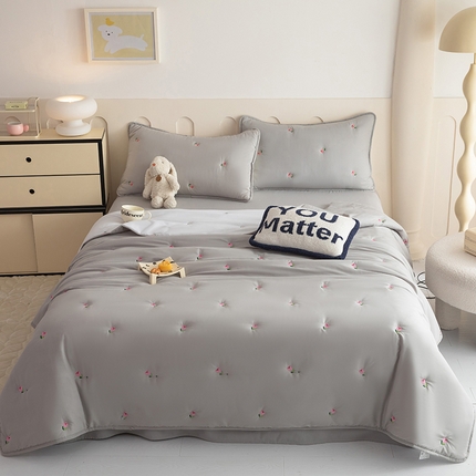 91家纺网 家纺一手货源 找家纺 （总）美达家纺 2025新品刺绣水洗棉夏被四件套