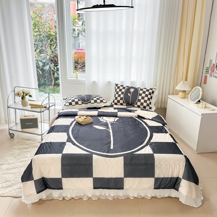 91家纺网 家纺一手货源 找家纺 慕澄家纺 2024新款大版印花乳胶凉席套件-夏被凉席四件套 棋盘玫瑰