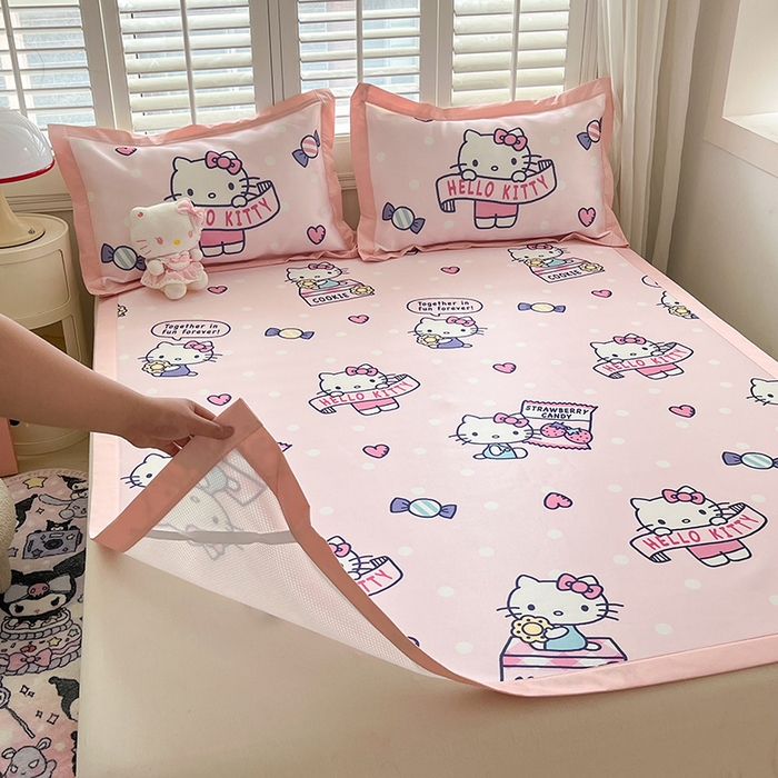 91家纺网 家纺一手货源 找家纺 金爱家 2024新款A类三丽鸥授权数码印花中分子1200D凉感冰丝宽边凉感软席 冰丝席-糖果爱心kitty