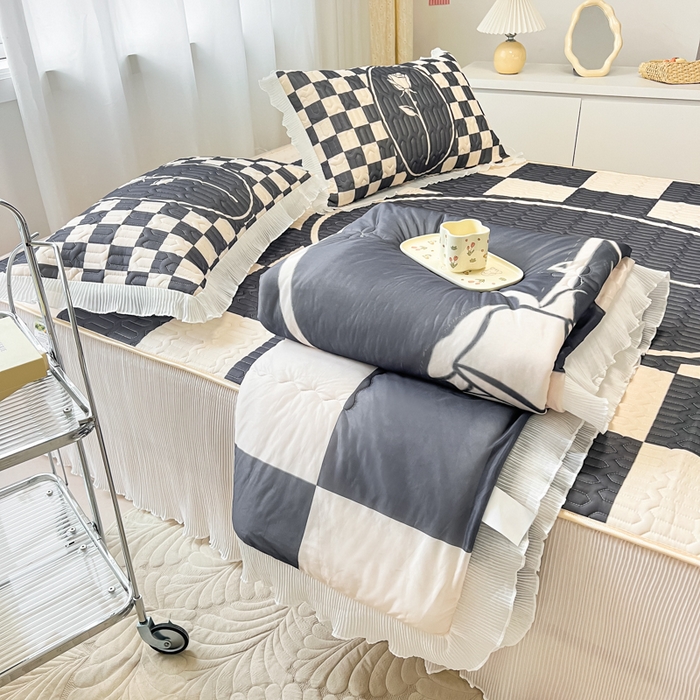 91家纺网 家纺一手货源 找家纺 慕澄家纺 2024新款大版印花乳胶凉席套件-夏被凉席四件套 棋盘玫瑰