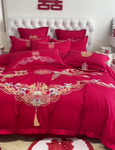 91家纺网 家纺一手货源 找家纺 欧乐蒂 2025新款设计师原创亲肤棉婚庆四件套 龙姿风采