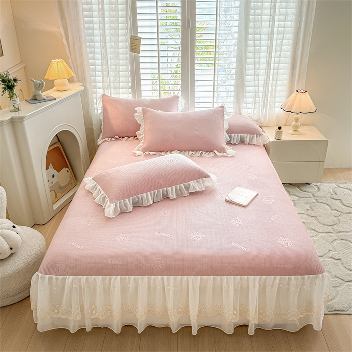 91家纺网 家纺一手货源 找家纺 启程家纺 2024新款A类凉豆豆床裙款凉席三件套 山茶花-粉